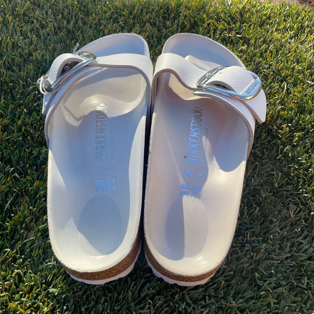 Women’s Birkenstock Madrid Big Buckle White Leather sandal sz 7 - Picture 3 of 6
